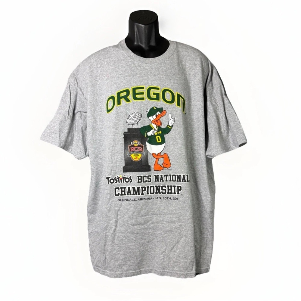 Rare Oregon Ducks 2011 BCS Championship NWOT Disney Chip Visor Grey Tee Sz 2XL